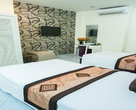 Phu Nhuan Hotel Ханой Екстериор снимка