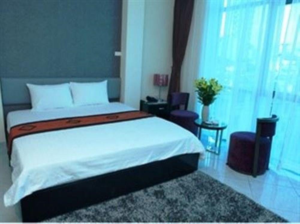 Phu Nhuan Hotel Ханой Екстериор снимка