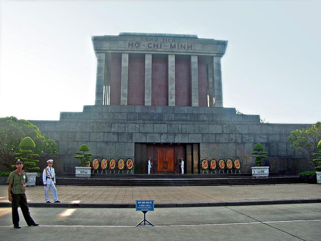 Phu Nhuan Hotel Ханой Екстериор снимка