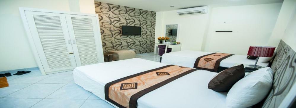 Phu Nhuan Hotel Ханой Екстериор снимка